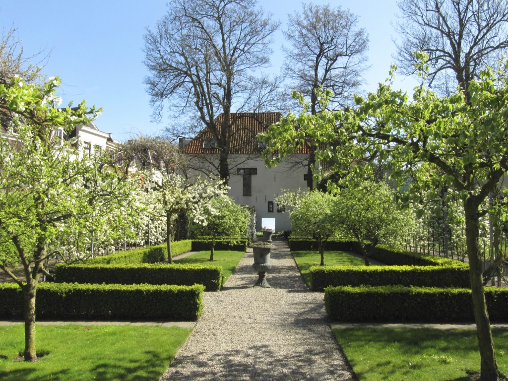 Springweg, Grand Hotel Karel V