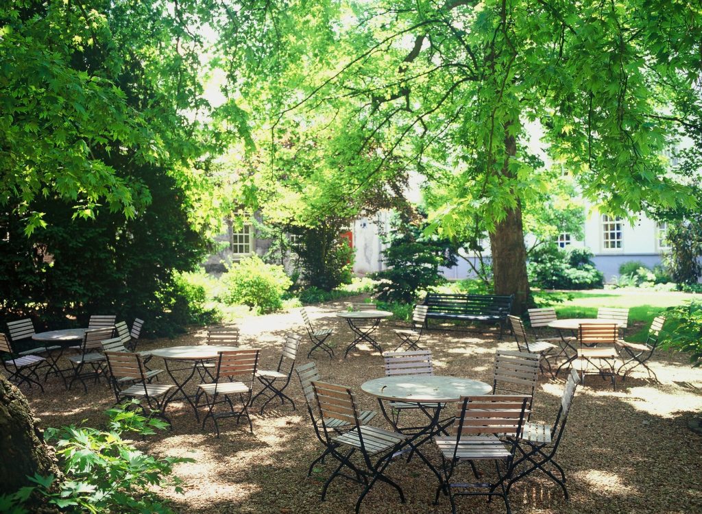 Springweg, Grand Hotel Karel V