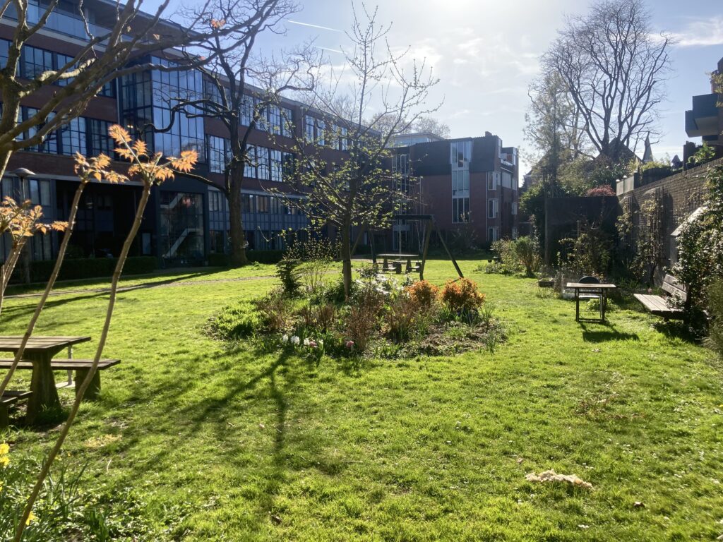 Begijnehof, binnentuin Van Boekhovencomplex